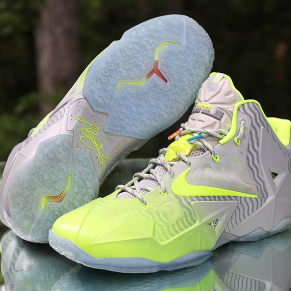 Nike LeBron 11 Maison Luster Volt - Picture 6 of 16